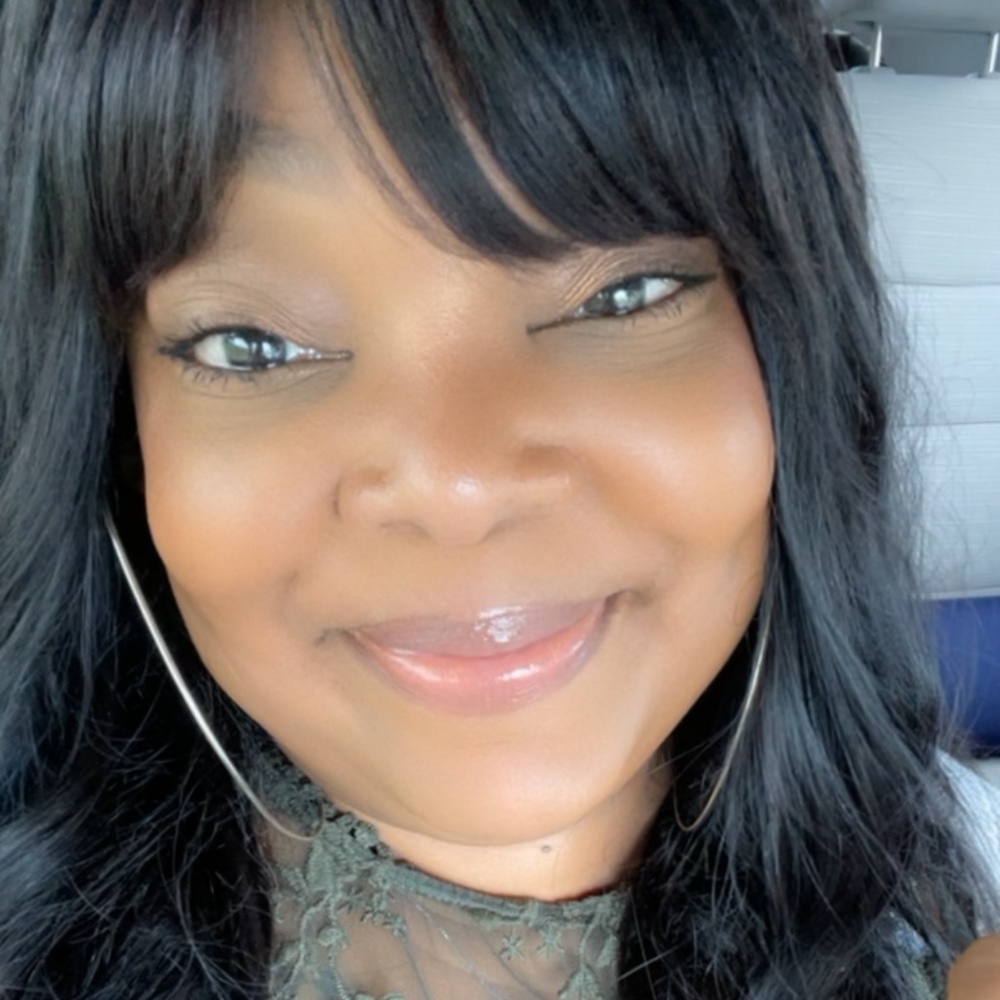 Meet your Posher, Joi